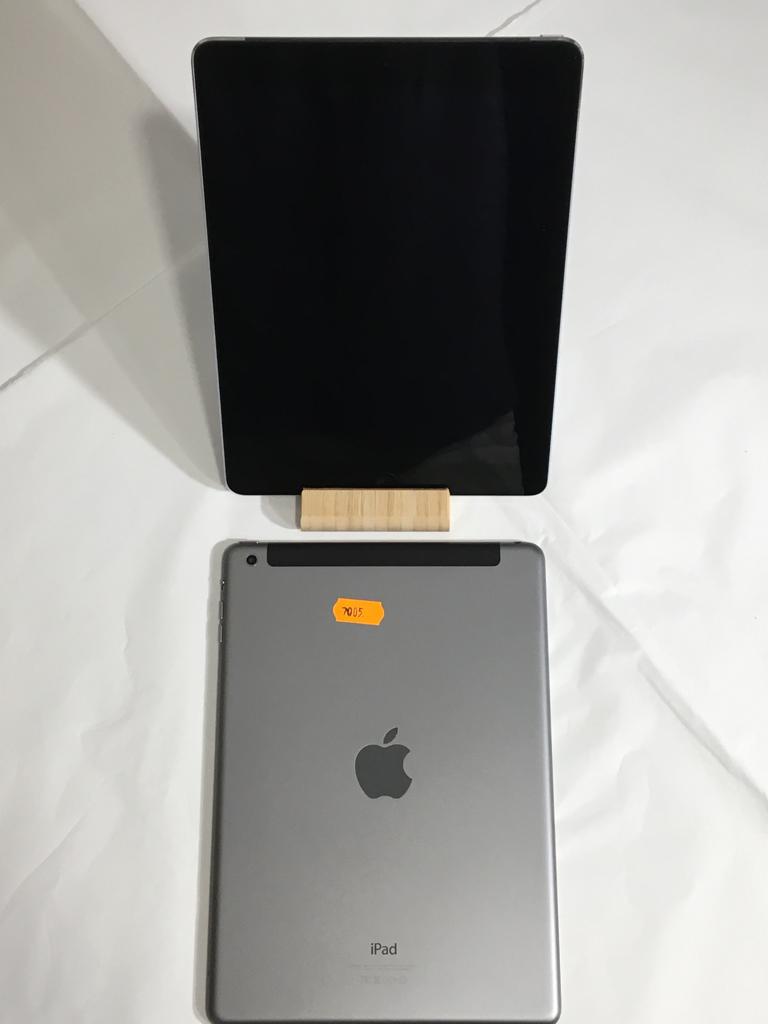 iPad Air 10&quot;16Go [Wi-Fi + Cellular] gris sidéral noir / occasion (7005)